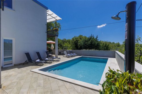 Foto 13 - Casa de 5 quartos em Umag com piscina privada e vistas do mar