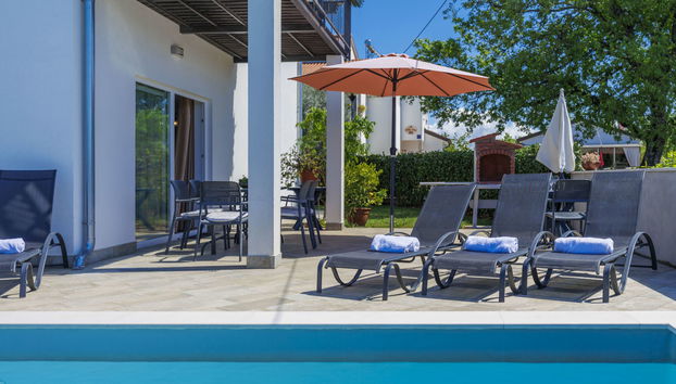 Maison de 6 chambres à Umag avec piscine privée et jardin - Photo 2