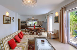 Foto 3 - Casa de 5 quartos em Umag com piscina privada e jardim