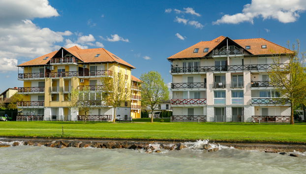 3 bedroom Apartment in Balatonőszöd with garden - Photo 2