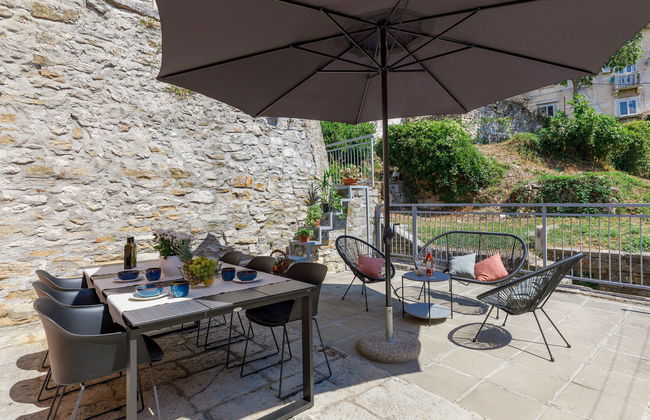 Casa de 4 quartos em Labin com terraço - Foto 1