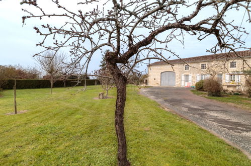 Photo 15 - 2 bedroom House in Berneuil with terrace