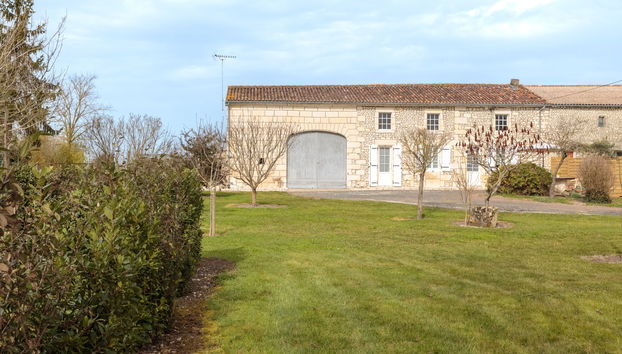 Haus mit 3 Schlafzimmern in Berneuil mit garten und terrasse - Foto 2