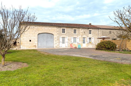 Photo 16 - 2 bedroom House in Berneuil with garden and terrace