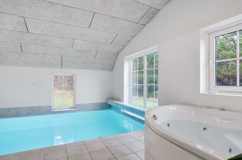 Photo 14 - 6 bedroom House in Ulfborg with private pool and terrace