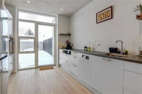 Foto 6 - Haus mit 3 Schlafzimmern in Blokhus mit terrasse und sauna