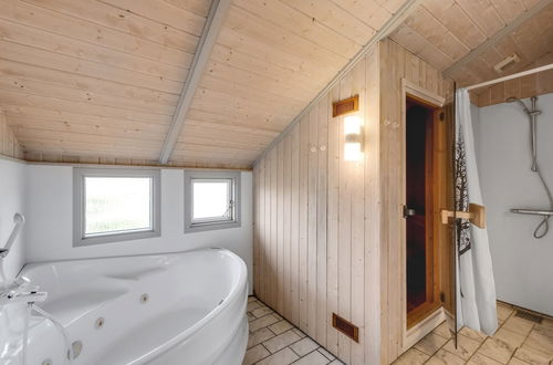 Foto 22 - Casa de 4 quartos em Hvide Sande com terraço e sauna