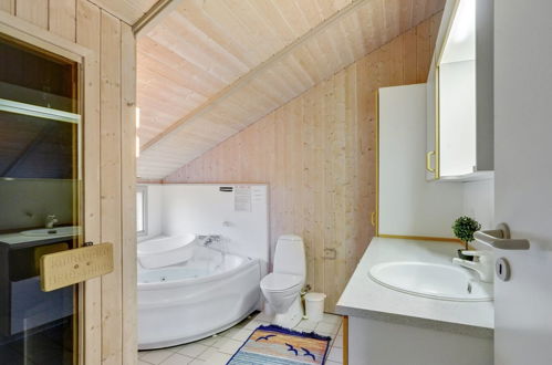 Foto 14 - Haus mit 4 Schlafzimmern in Harboøre mit terrasse und sauna