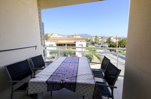 Photo 2 - Appartement de 2 chambres à Vandellòs l'Hospitalet de l'Infant avec piscine et vues à la mer