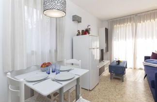 Photo 2 - 1 bedroom Apartment in Lloret de Mar with swimming pool and garden