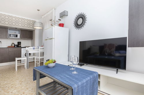 Foto 4 - Apartamento de 1 habitación en Lloret de Mar con piscina y jardín