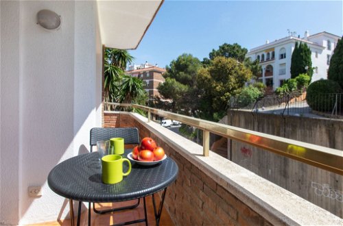 Photo 12 - 1 bedroom Apartment in Lloret de Mar with swimming pool and sea view