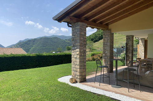 Foto 1 - Casa de 3 quartos em Tremosine sul Garda com piscina privada e vista para a montanha