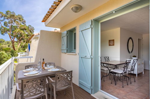 Photo 3 - Appartement de 1 chambre à Le Lavandou avec piscine et jardin