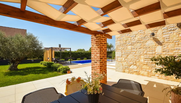 Maison de 4 chambres à Novigrad avec piscine privée et jardin - Photo 5