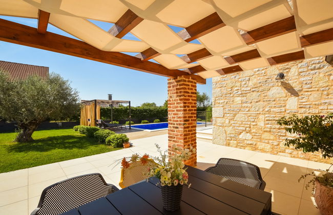 Casa de 4 quartos em Novigrad com piscina privada e jardim - Foto 5