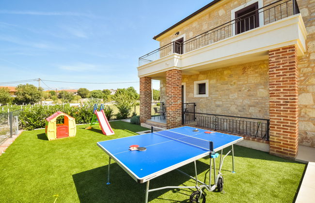 Casa de 4 quartos em Novigrad com piscina privada e jardim - Foto 3