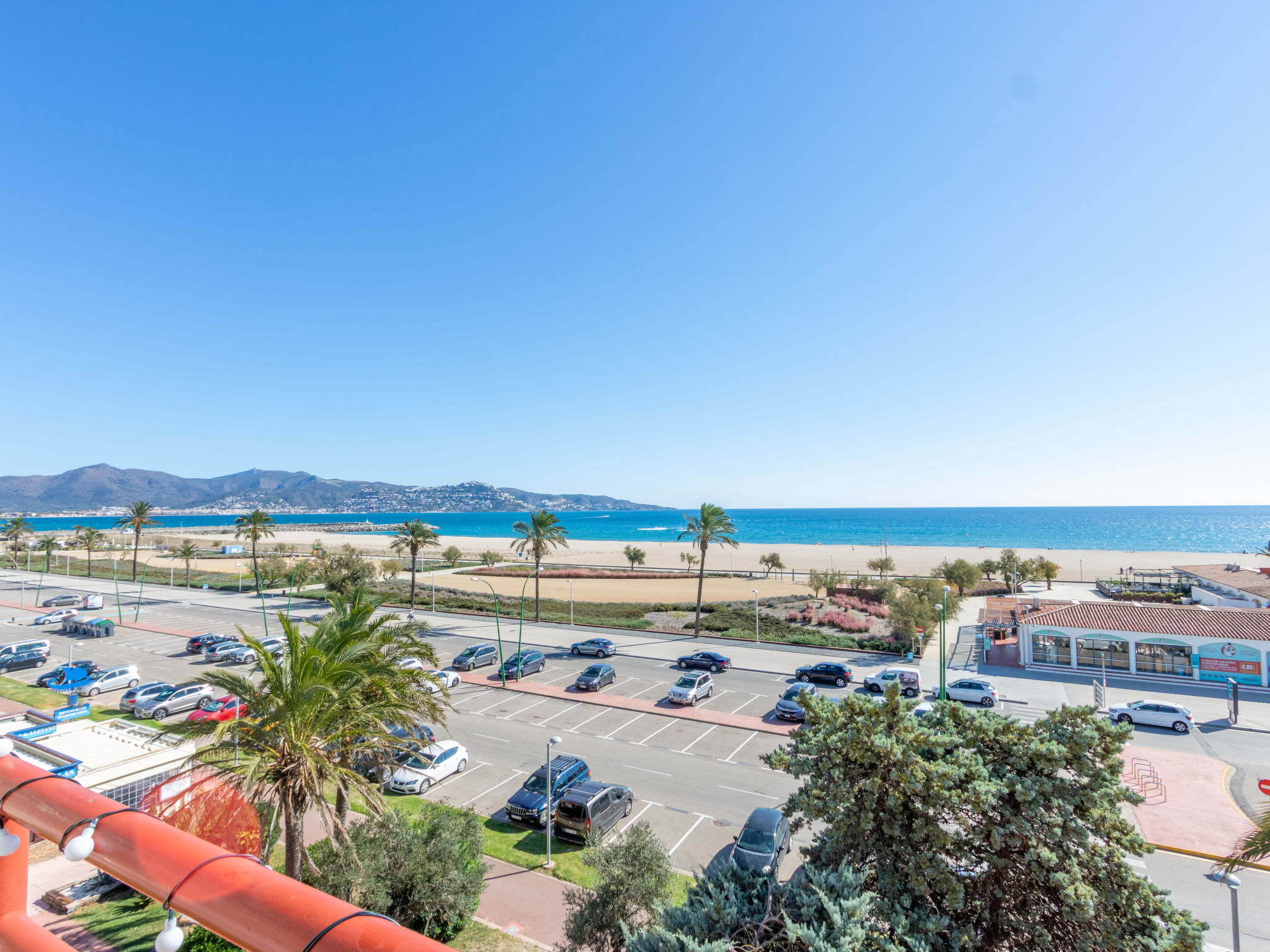 Foto 16 - Appartamento a Castelló d'Empúries con giardino e vista mare