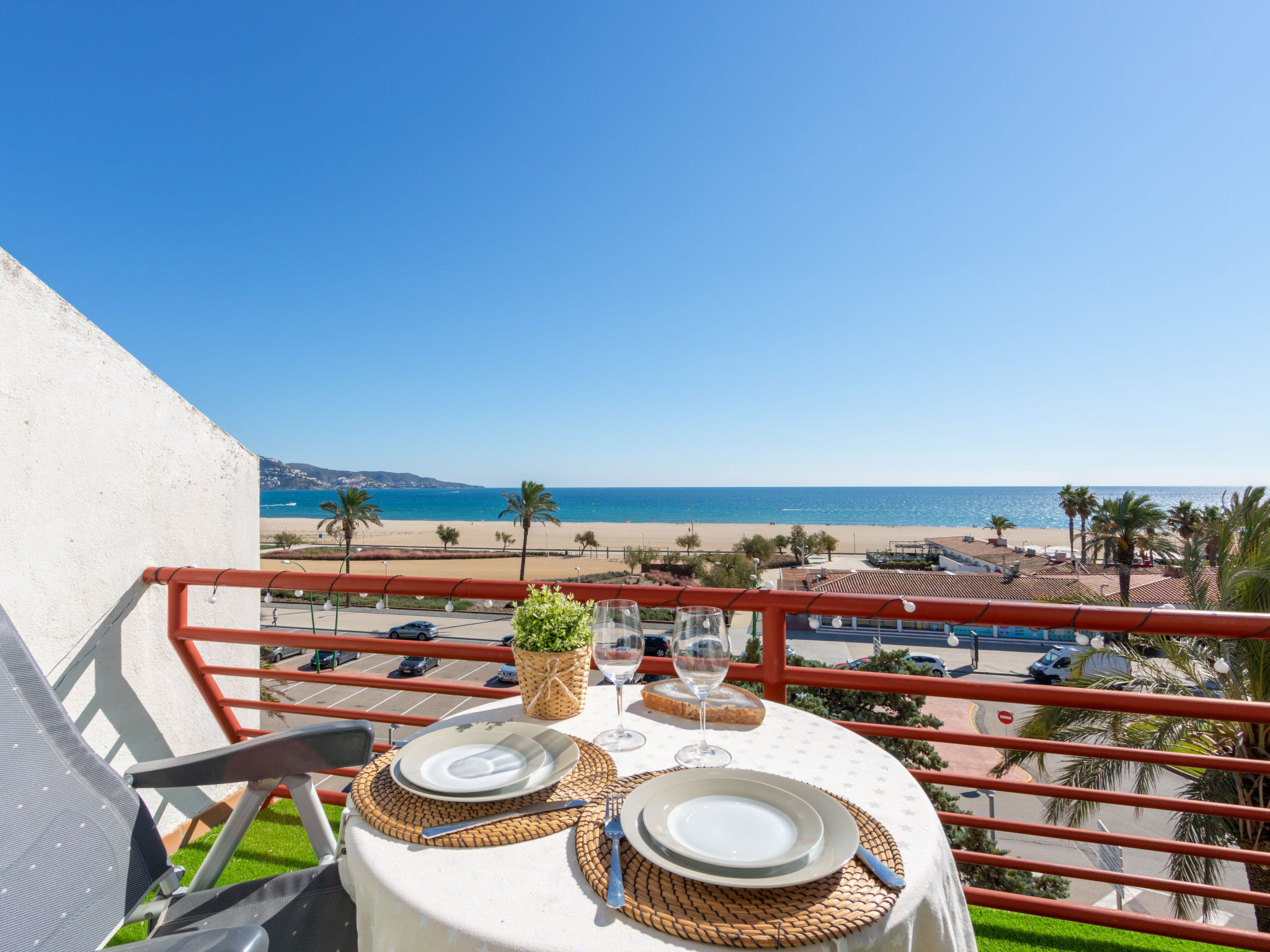Foto 1 - Apartamento en Castelló d'Empúries con jardín y vistas al mar