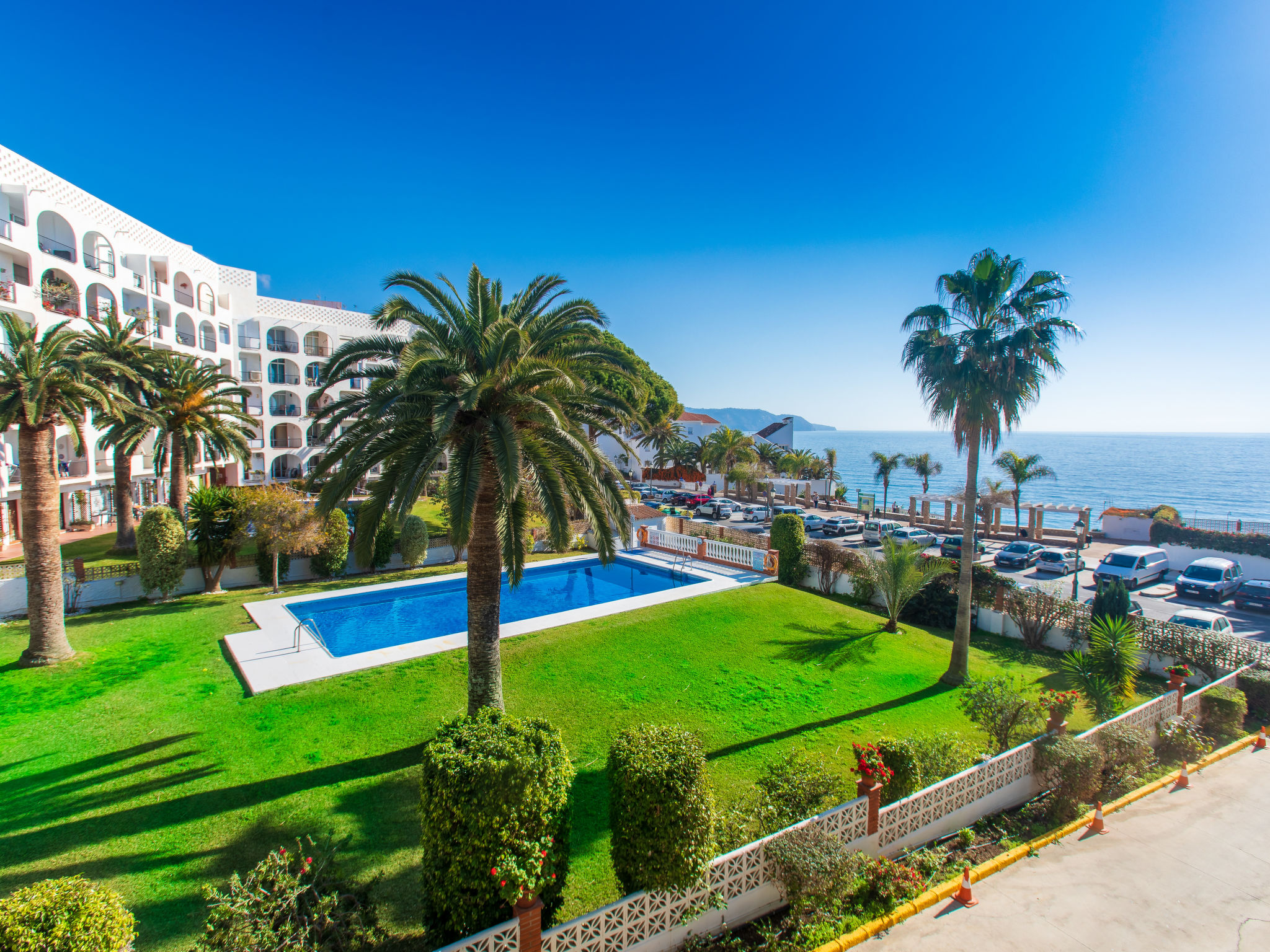 Foto 1 - Apartamento de 2 quartos em Nerja com piscina e vistas do mar