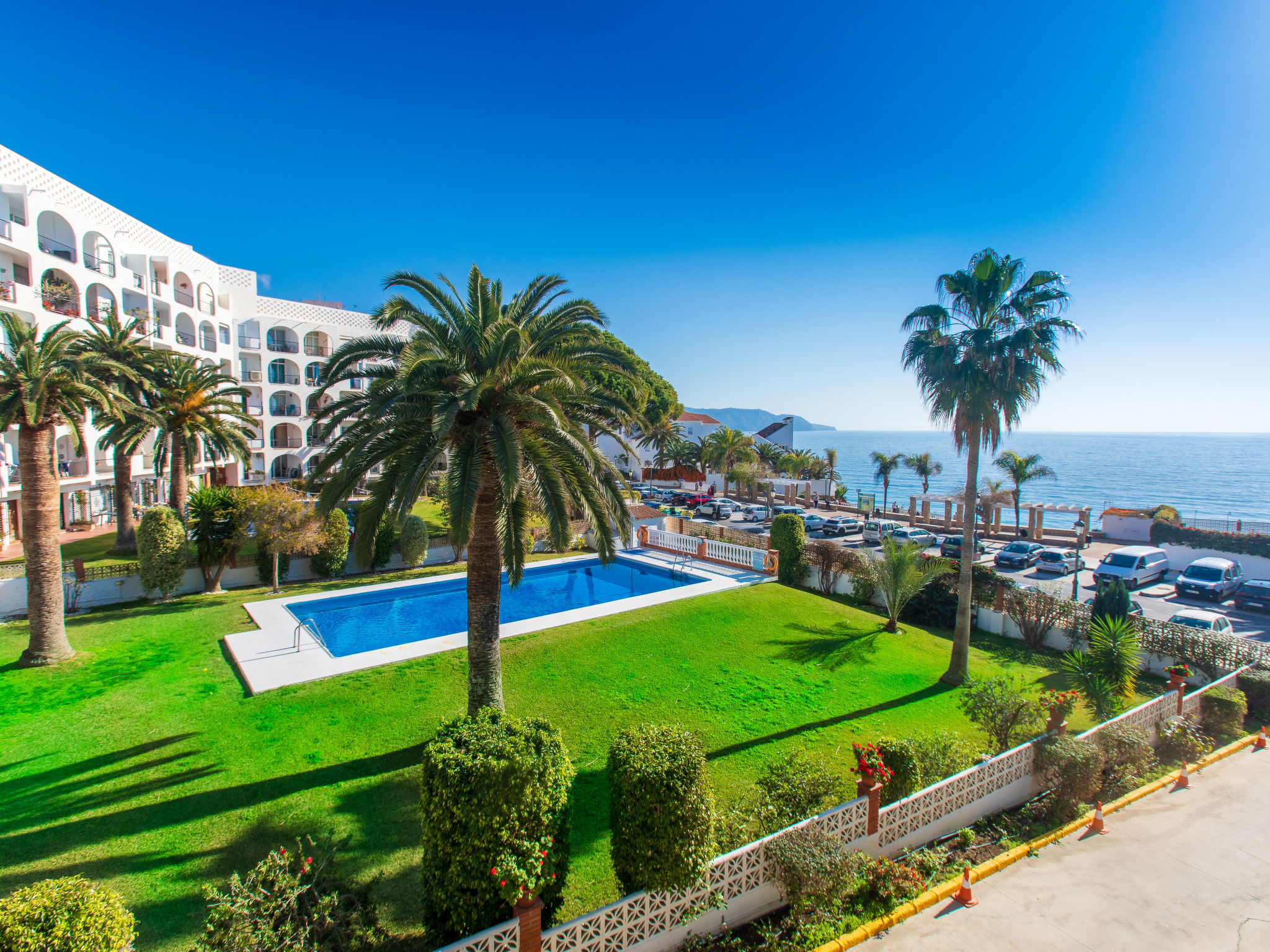 Photo 1 - 2 bedroom Apartment in Nerja with swimming pool and sea view
