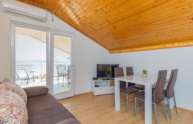 Apartamento de 2 quartos em Jasenice com piscina e jardim - Foto 9