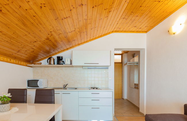 Apartment mit 2 Schlafzimmern in Jasenice mit schwimmbad und garten - Foto 10