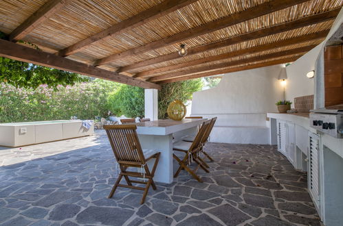 Foto 41 - Haus mit 3 Schlafzimmern in Santa Teresa Gallura mit privater pool und garten