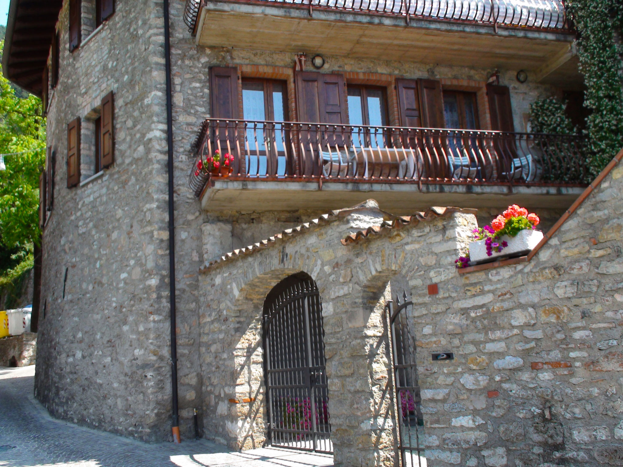 Foto 3 - Apartamento de 3 habitaciones en Tignale con vistas a la montaña