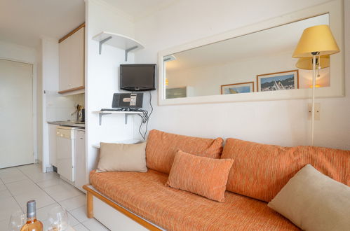 Foto 8 - Apartamento de 1 quarto em Saint-Raphaël com piscina e vistas do mar