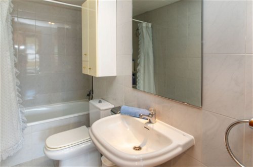 Foto 17 - Appartamento con 2 camere da letto a Tossa de Mar con piscina privata e vista mare