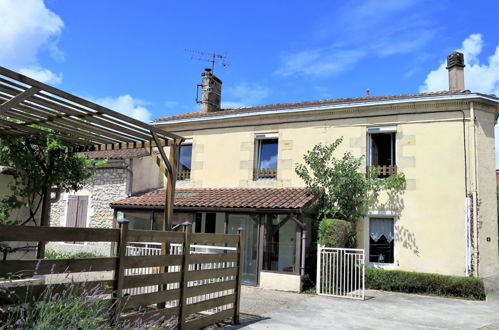 Foto 2 - Casa con 4 camere da letto a Bégadan con piscina privata e giardino