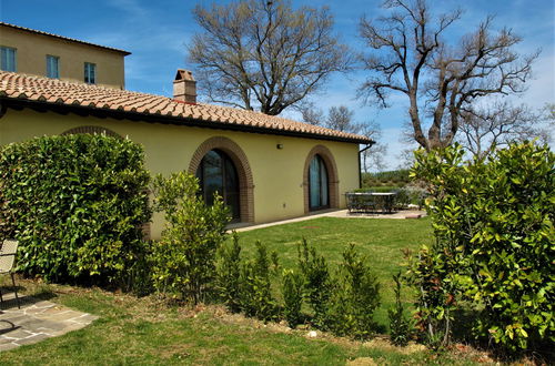 Photo 3 - Maison de 2 chambres à Trequanda avec piscine et jardin