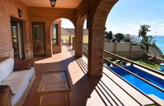 Foto 2 - Casa de 5 quartos em Rincón de la Victoria com piscina privada e vistas do mar