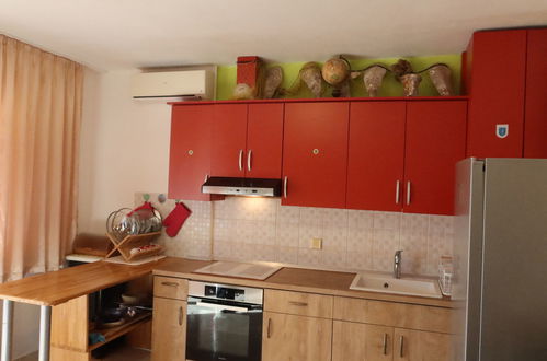 Foto 8 - Apartamento de 1 quarto em Privlaka com jardim e terraço