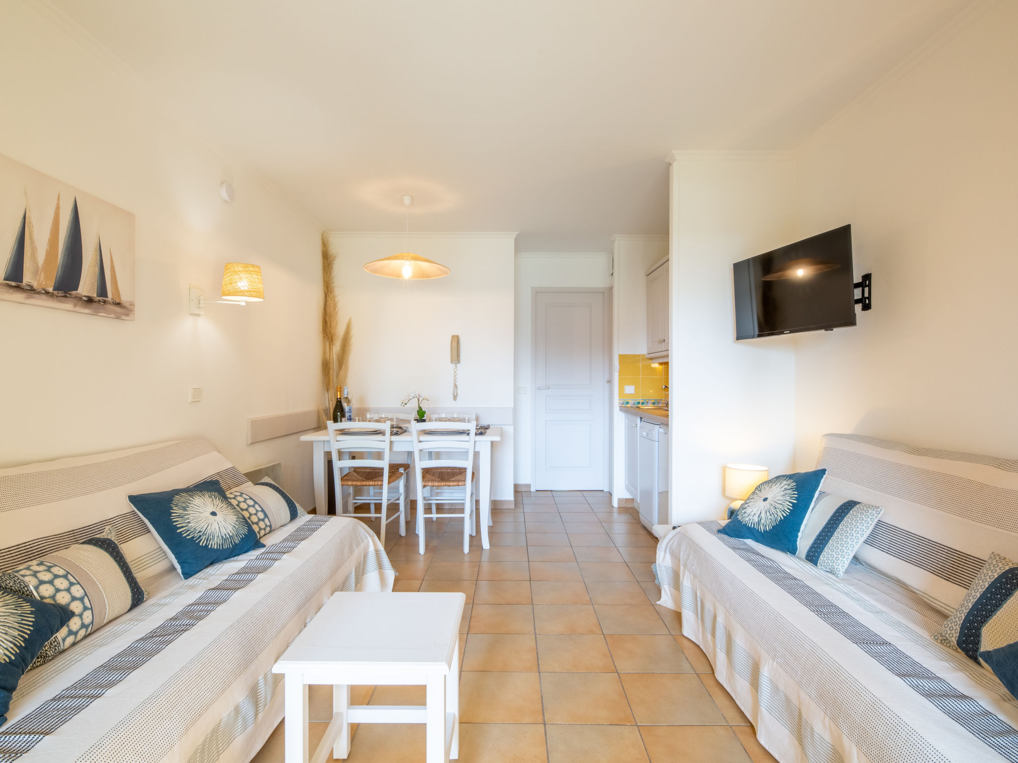 Foto 1 - Apartment mit 1 Schlafzimmer in Roquebrune-sur-Argens mit schwimmbad und blick aufs meer