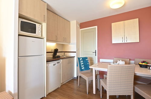Foto 10 - Apartamento de 2 quartos em Saint-Raphaël com piscina e jardim