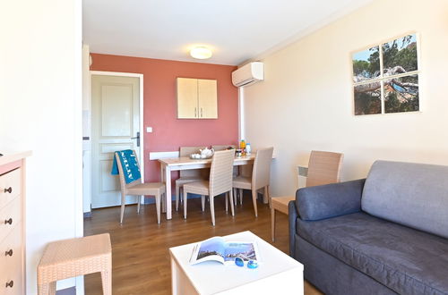 Foto 2 - Apartamento de 2 quartos em Saint-Raphaël com piscina e jardim