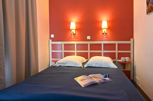 Foto 18 - Apartamento de 2 quartos em Saint-Raphaël com piscina e jardim