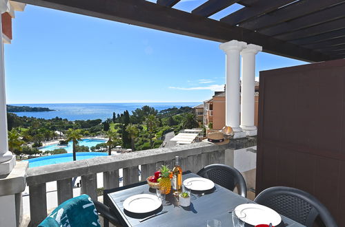 Foto 14 - Apartamento de 2 quartos em Saint-Raphaël com piscina e jardim