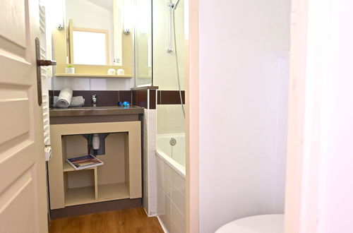 Foto 23 - Apartamento de 2 quartos em Saint-Raphaël com piscina e jardim
