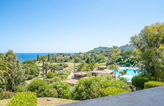 Foto 1 - Apartamento de 1 habitación en Saint-Raphaël con piscina y vistas al mar