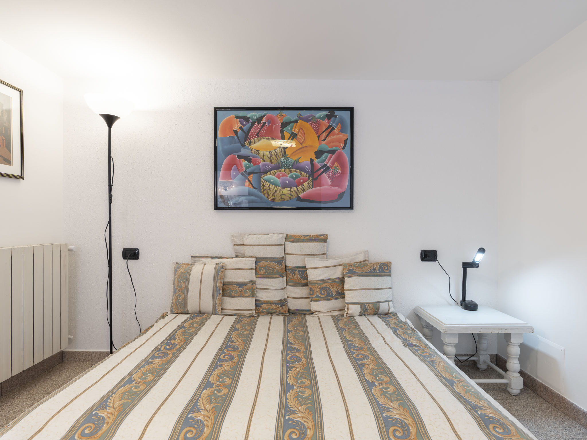 Foto 17 - Apartment mit 1 Schlafzimmer in Ventimiglia mit schwimmbad und blick aufs meer