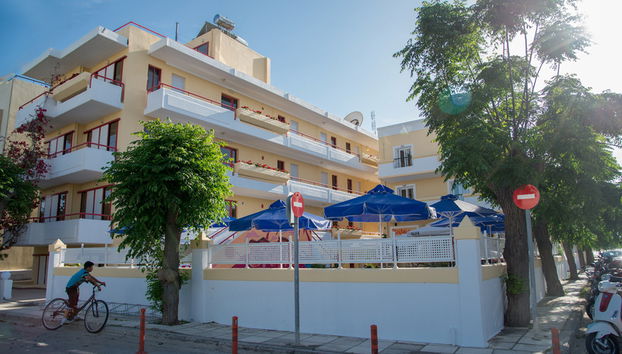 Erato Studios&Apartments - Photo 3