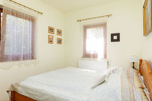 Foto 5 - Apartamento de 1 quarto em Balatonakali com jardim e vista para a montanha