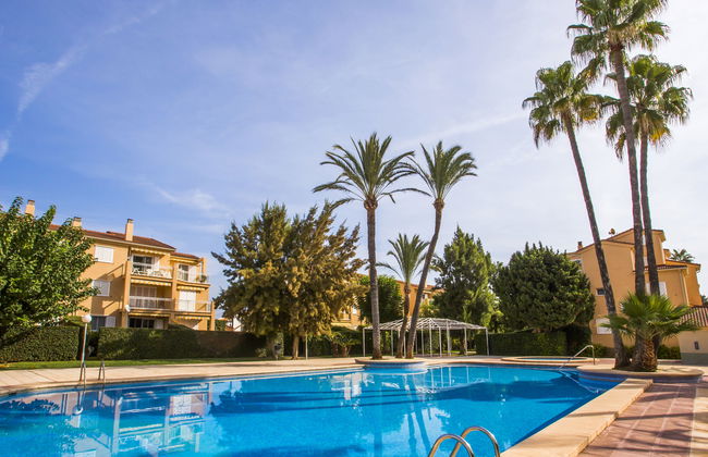 Apartamento de 4 quartos em Dénia com piscina e terraço - Foto 1