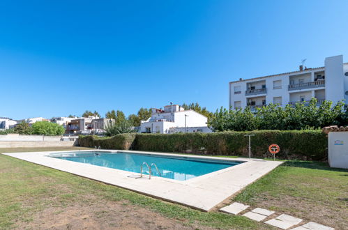 Foto 27 - Appartamento con 1 camera da letto a Castelló d'Empúries con piscina e vista mare