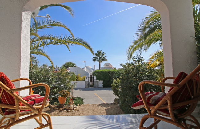 Casa de 2 quartos em Calp com piscina e jardim - Foto 1