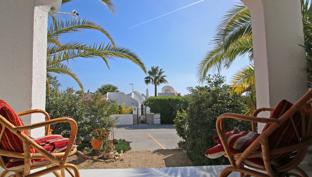 Casa de 2 quartos em Calp com piscina e jardim - Foto 1