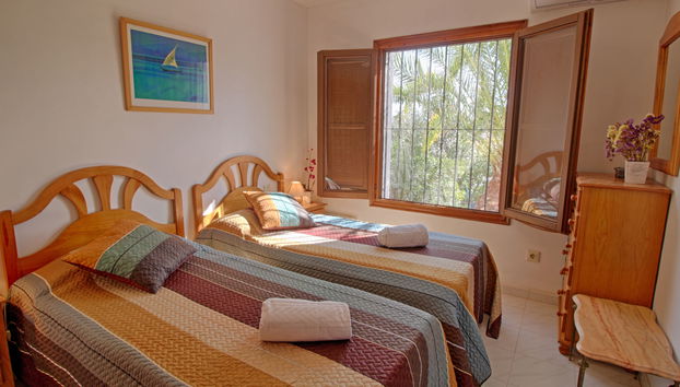 Casa de 2 quartos em Calp com piscina e jardim - Foto 4